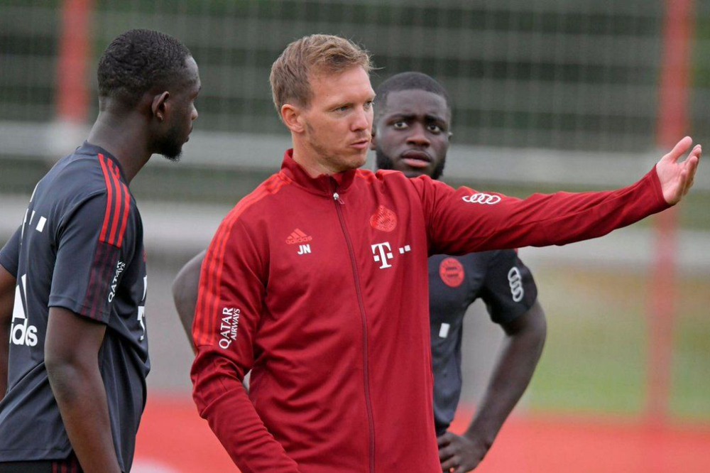  拜仁主帅弗里克续约至2025年，冲击欧冠再添筹码  